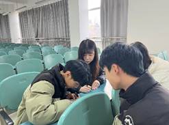 说明: C:\Users\Administrator\Desktop\周可.jpg