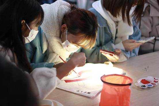 FDBC64AC443CF6BADA914E55B81A39D2