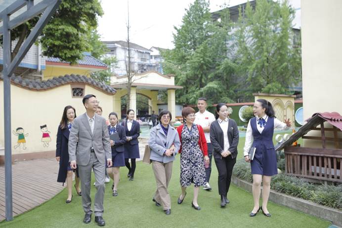 说明: C:\Users\Administrator\Desktop\教育学院宣传稿\四川华新现代职业学院接待\四川华新现代职业学院接待\四川华新现代职业学院接待活动简讯\4.jpg