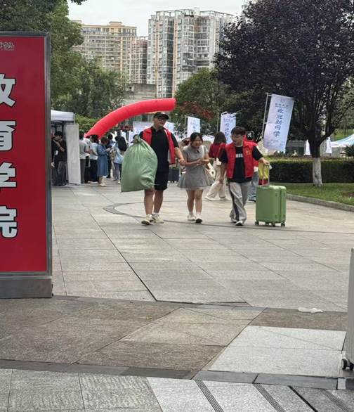 A7D14A816CB190E83EC3268A32AF35A7