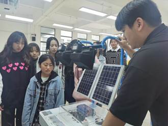 54046e595eaea21ceedf2ee5688aada1