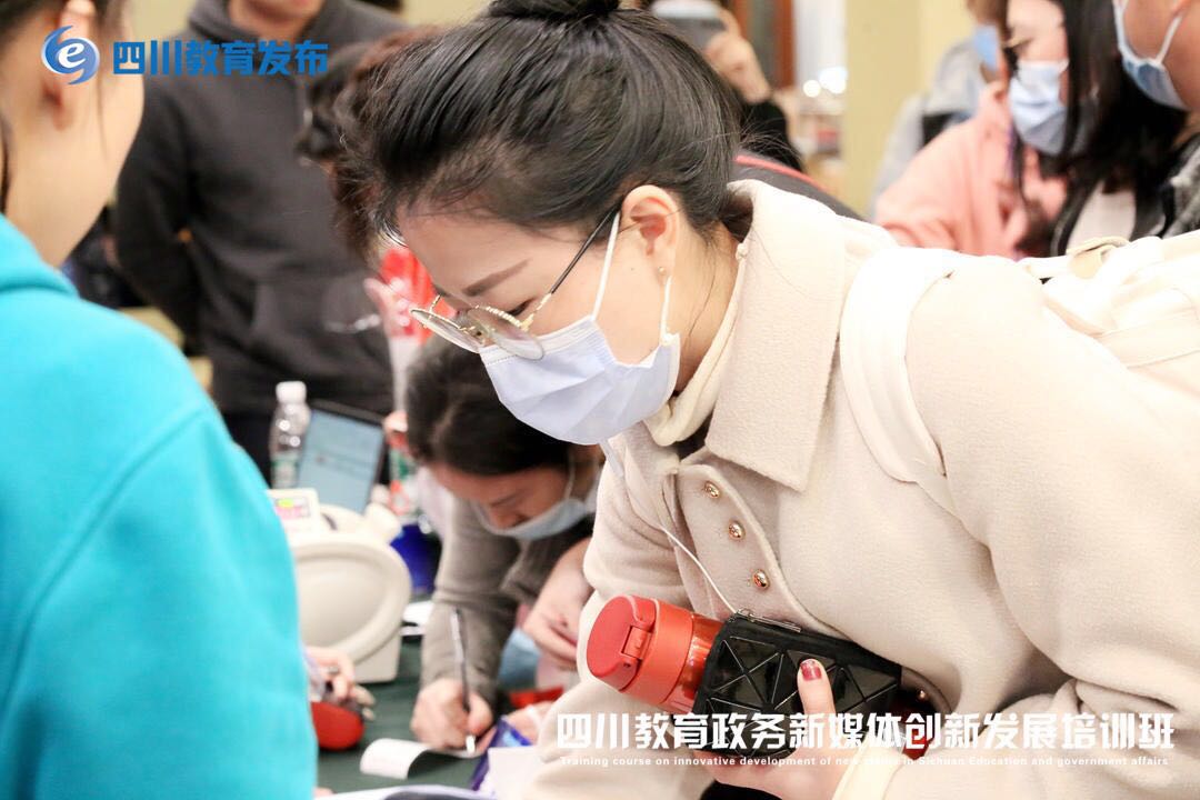 说明: e3c8ea24447b38751a0717260ee8e9b