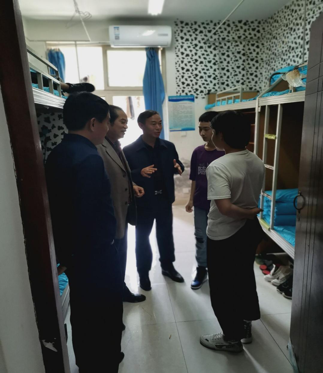 说明: C:\Users\办公室\Desktop\F7923011DCD71D02EF998B6BEDDCA731.pngF7923011DCD71D02EF998B6BEDDCA731