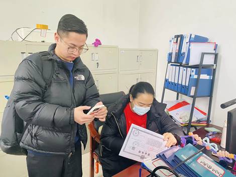 8D0E3C1952B78277A83C9960FEB40AC5