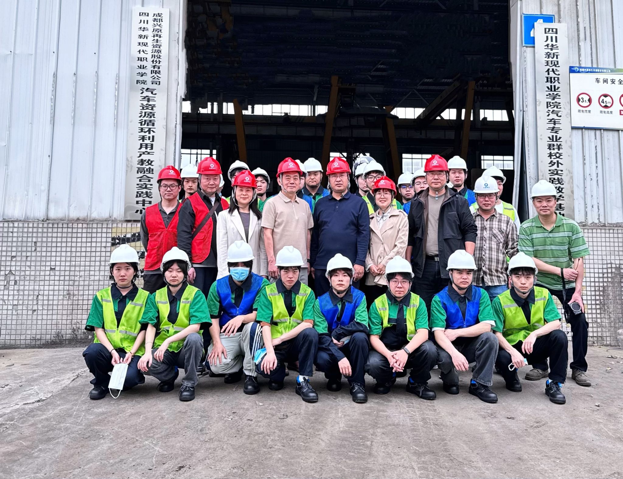 F5F2BBE44EE5F1A296FE26381F3CAFE6