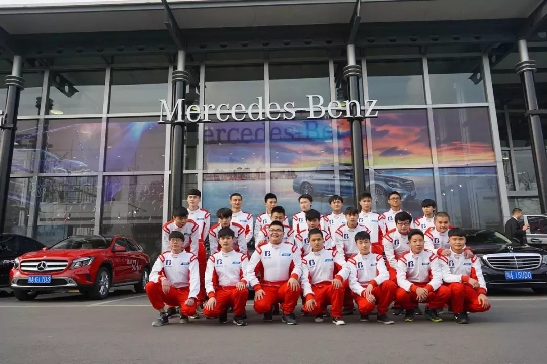 说明: 奔驰4S店实习