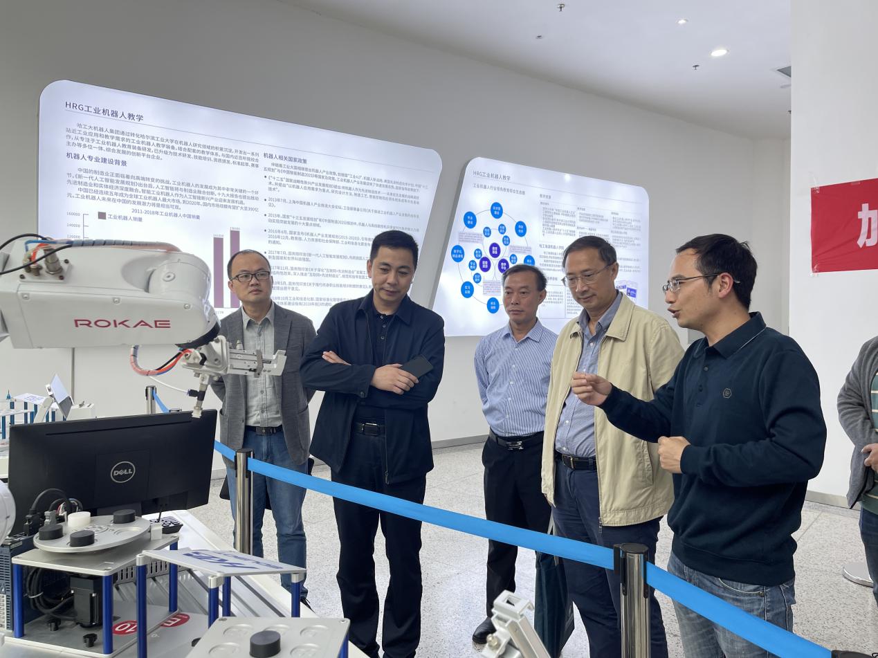 BE5BBEFBF89E3E5D6CF2CCCC942CB5C3