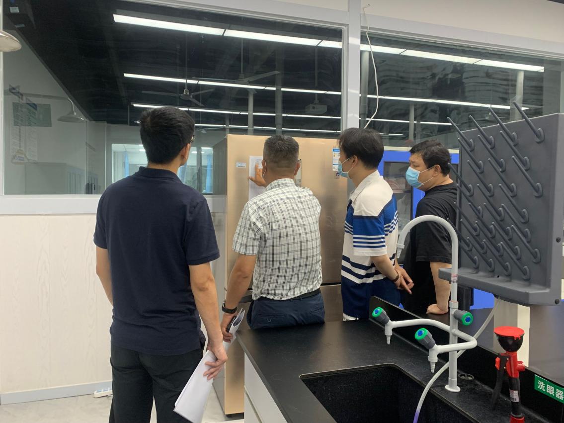 219BCF5A0FA376E1258DC25688289414