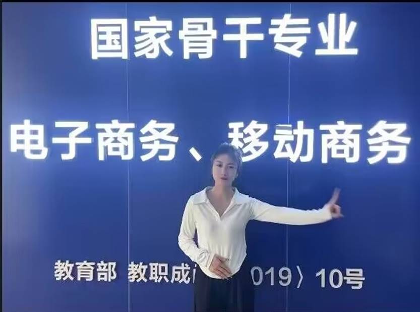 Cache_-7d05d33335d26111.