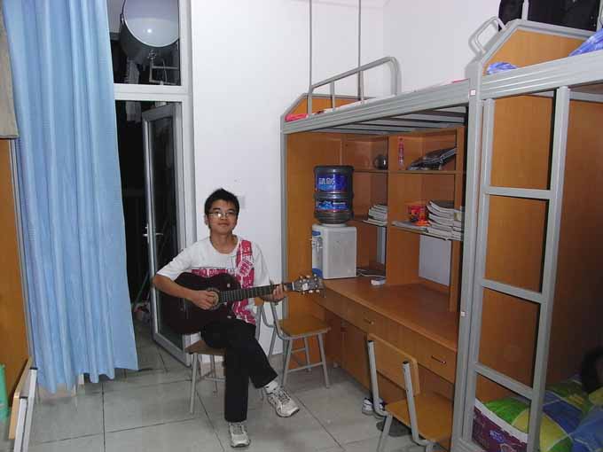 干净整洁的寝室才有创作的灵感